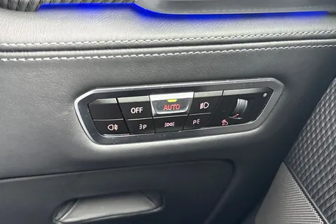 DY71UYB BMW X6 M 4.4i V8 Competition Auto xDrive Euro 6 (s/s) 5dr Thumbnail #39