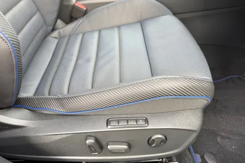 CY75AKO Volkswagen Golf 2.0 TSI 333 R Black Edition 4M 5dr DSG⭐Leather, Sunroof, DCC, Carbon dash⭐ Thumbnail #37