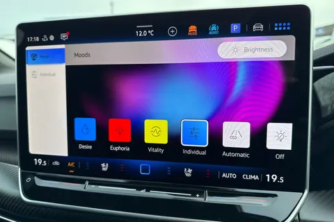 CY75AKO Volkswagen Golf 2.0 TSI 333 R Black Edition 4M 5dr DSG⭐Leather, Sunroof, DCC, Carbon dash⭐ Thumbnail #54