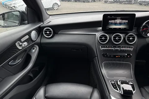RF19LTZ Mercedes-Benz Glc 2.1 GLC220d AMG Night Edition (Premium Plus) G-Tronic+ 4MATIC Euro 6 (s/s) 5dr Thumbnail #21