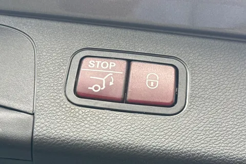 RF19LTZ Mercedes-Benz Glc 2.1 GLC220d AMG Night Edition (Premium Plus) G-Tronic+ 4MATIC Euro 6 (s/s) 5dr Thumbnail #33