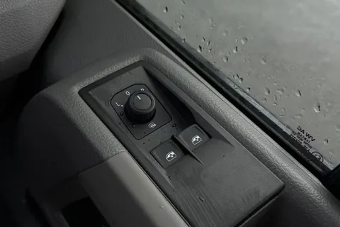 DH75HPE Volkswagen Crafter CR35 Panel van Commerce Plus XLWB 177 PS 2.0 TDI 6sp Man FWD - Super High R Thumbnail #42