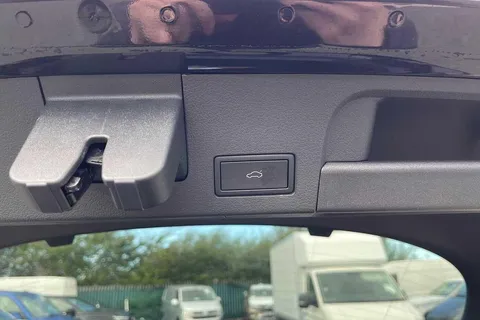 KR24YZL Volkswagen Arteon R 2.0 TSI 320PS 7-speed DSG 4Motion 5 Door Thumbnail #29