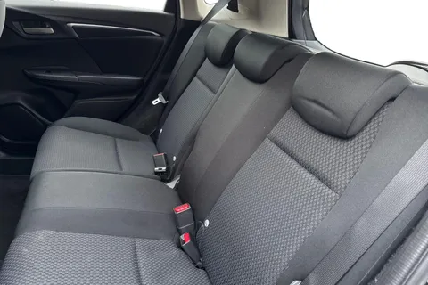 18 of 49 for Honda Jazz 1.3 i-VTEC SE CVT Euro 6 (s/s) 5dr