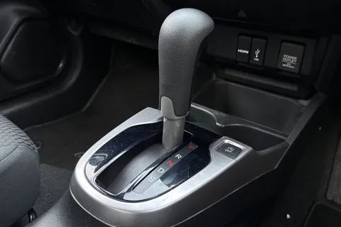 22 of 49 for Honda Jazz 1.3 i-VTEC SE CVT Euro 6 (s/s) 5dr