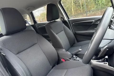 24 of 49 for Honda Jazz 1.3 i-VTEC SE CVT Euro 6 (s/s) 5dr