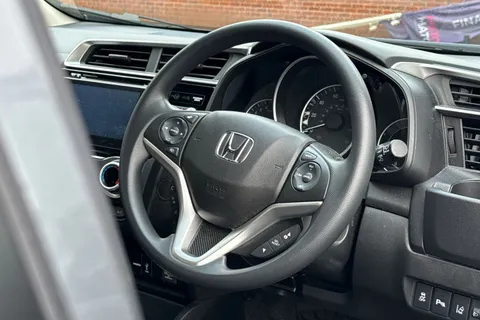 30 of 49 for Honda Jazz 1.3 i-VTEC SE CVT Euro 6 (s/s) 5dr