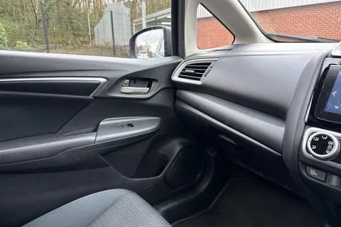 40 of 49 for Honda Jazz 1.3 i-VTEC SE CVT Euro 6 (s/s) 5dr