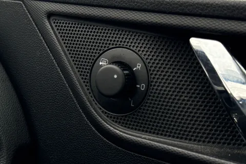 34 of 41 for Škoda Rapid Spaceback 1.2 TSI SE Tech Euro 6 (s/s) 5dr