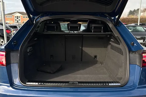  Audi RS Q8 4.0 TFSI V8 Performance Carbon Vorsprung Tiptronic quattro Euro 6 (s/s) 5dr Thumbnail #7