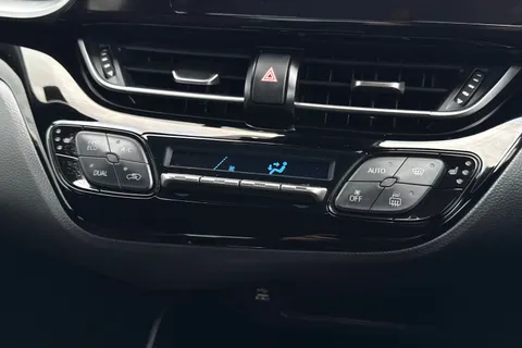 DA72HFB Toyota C-Hr 1.8 VVT-h GR SPORT CVT Euro 6 (s/s) 5dr Thumbnail #23