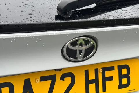 DA72HFB Toyota C-Hr 1.8 VVT-h GR SPORT CVT Euro 6 (s/s) 5dr Thumbnail #30