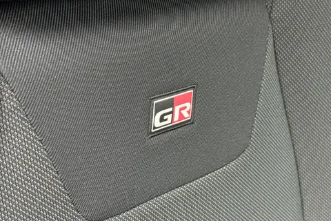 DA72HFB Toyota C-Hr 1.8 VVT-h GR SPORT CVT Euro 6 (s/s) 5dr Thumbnail #35