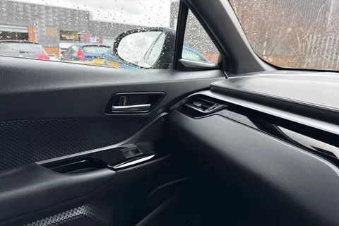 DA72HFB Toyota C-Hr 1.8 VVT-h GR SPORT CVT Euro 6 (s/s) 5dr Thumbnail #36