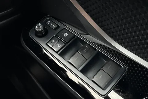 DA72HFB Toyota C-Hr 1.8 VVT-h GR SPORT CVT Euro 6 (s/s) 5dr Thumbnail #39