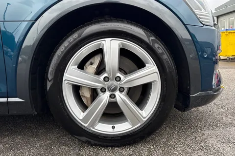 10 of 67 for Audi e-tron 50 Technik Auto quattro 5dr 71.2kWh