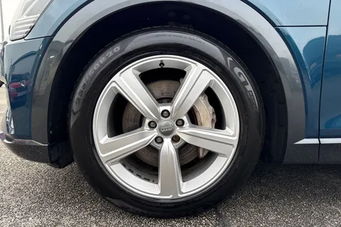 12 of 67 for Audi e-tron 50 Technik Auto quattro 5dr 71.2kWh