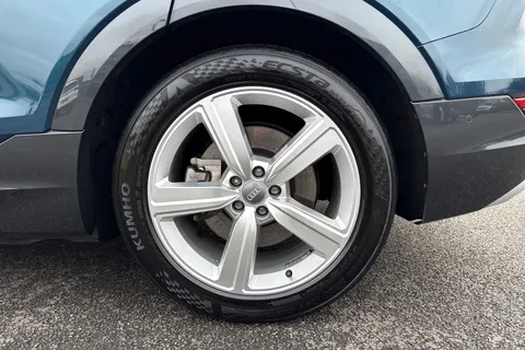 13 of 67 for Audi e-tron 50 Technik Auto quattro 5dr 71.2kWh