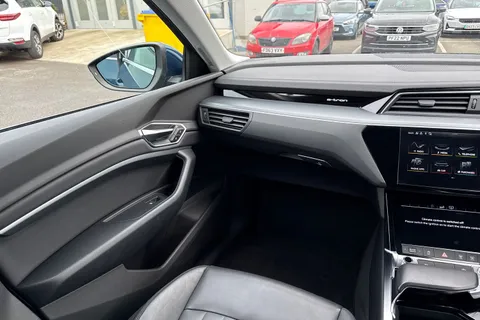 20 of 67 for Audi e-tron 50 Technik Auto quattro 5dr 71.2kWh