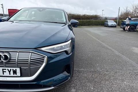 26 of 67 for Audi e-tron 50 Technik Auto quattro 5dr 71.2kWh