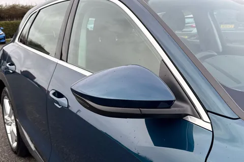 29 of 67 for Audi e-tron 50 Technik Auto quattro 5dr 71.2kWh