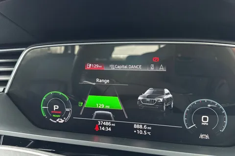 43 of 67 for Audi e-tron 50 Technik Auto quattro 5dr 71.2kWh