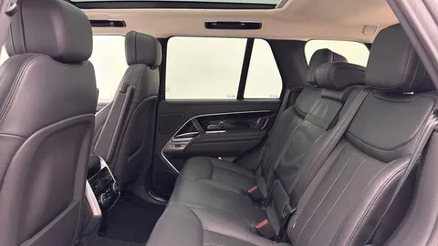 KO73RFL Land Rover Range Rover 3.0 D300 HSE 5dr Thumbnail #4