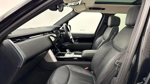 KP24CGF Land Rover Range Rover 3.0 D300 HSE 5dr Thumbnail #3