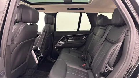 KP24CGF Land Rover Range Rover 3.0 D300 HSE 5dr Thumbnail #4