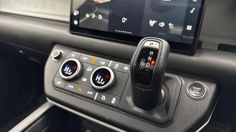 KT73NXV Land Rover Defender 90 3.0 D250 X-Dynamic HSE 3dr Thumbnail #14