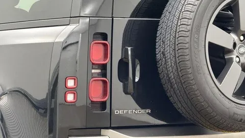 KT73NXV Land Rover Defender 90 3.0 D250 X-Dynamic HSE 3dr Thumbnail #19