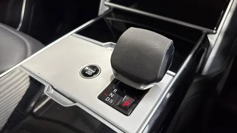 KO73RFL Land Rover Range Rover 3.0 D300 HSE 5dr Thumbnail #14