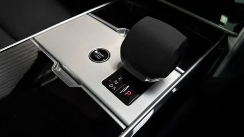 KP24CGF Land Rover Range Rover 3.0 D300 HSE 5dr Thumbnail #14