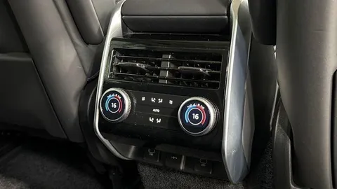 KO73RFL Land Rover Range Rover 3.0 D300 HSE 5dr Thumbnail #18