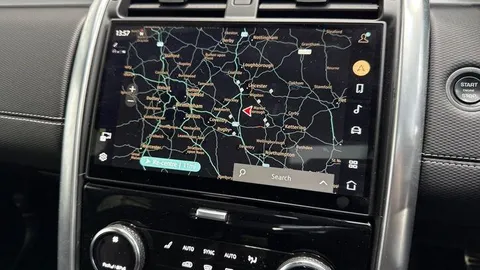 KR24YDN Land Rover Discovery 3.0 D300 Dynamic HSE 5dr Thumbnail #12