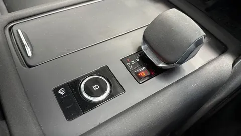 KR24YDN Land Rover Discovery 3.0 D300 Dynamic HSE 5dr Thumbnail #14