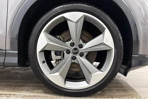 KT25FWN Audi Q4 e-tron Q4  Black Edition 45 e-tron  210,00 kW Thumbnail #10