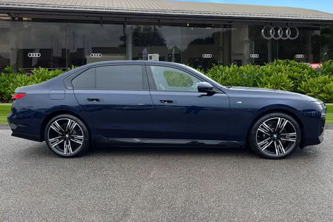 GY74CYL BMW 7 Series 3.0 750e 22.1kWh M Sport Auto xDrive Euro 6 (s/s) 4dr Thumbnail #4