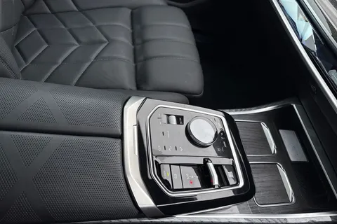 GY74CYL BMW 7 Series 3.0 750e 22.1kWh M Sport Auto xDrive Euro 6 (s/s) 4dr Thumbnail #48