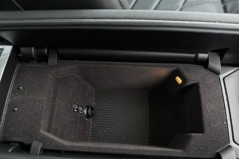 GY74CYL BMW 7 Series 3.0 750e 22.1kWh M Sport Auto xDrive Euro 6 (s/s) 4dr Thumbnail #49