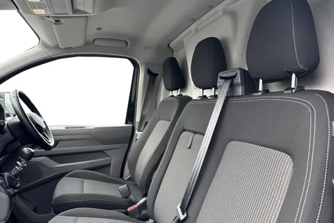 DG75CNE Volkswagen Transporter 2.0 TDI 110 Commerce Pro Van Thumbnail #17