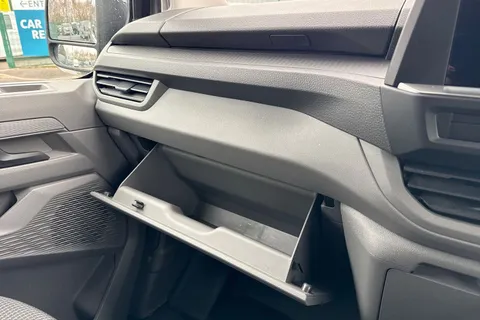 DG75CNE Volkswagen Transporter 2.0 TDI 110 Commerce Pro Van Thumbnail #34