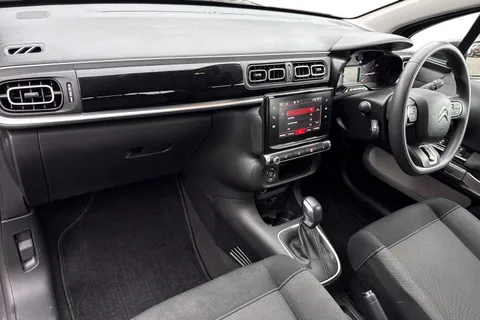 MC22TKU Citroën C3 1.2 PureTech Shine EAT6 Euro 6 (s/s) 5dr Thumbnail #17