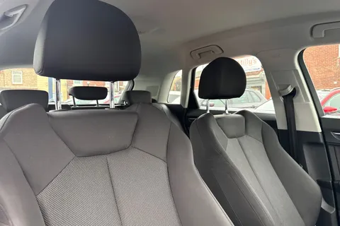 21 of 46 for Audi Q3 2.0 TDI 35 Sport quattro Euro 6 (s/s) 5dr