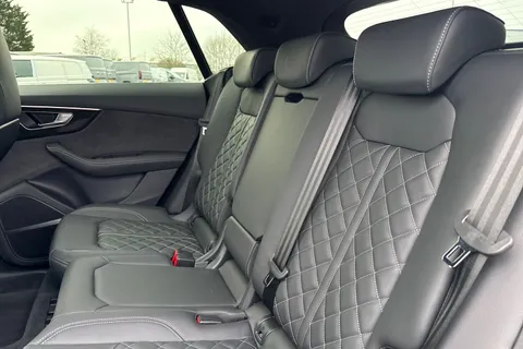 BU75ZCO Audi SQ8 SUV  Black Edition TFSI  507 PS tiptronic Thumbnail #18