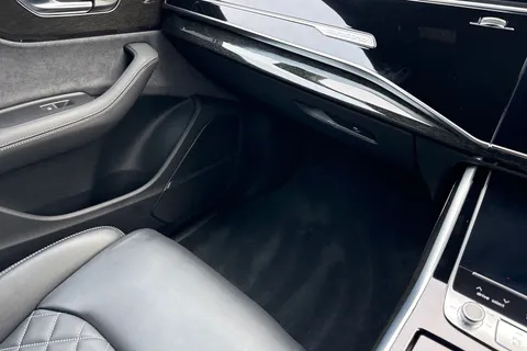 BU75ZCO Audi SQ8 SUV  Black Edition TFSI  507 PS tiptronic Thumbnail #19