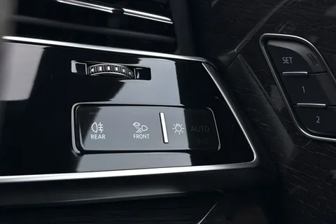 BU75ZCO Audi SQ8 SUV  Black Edition TFSI  507 PS tiptronic Thumbnail #36