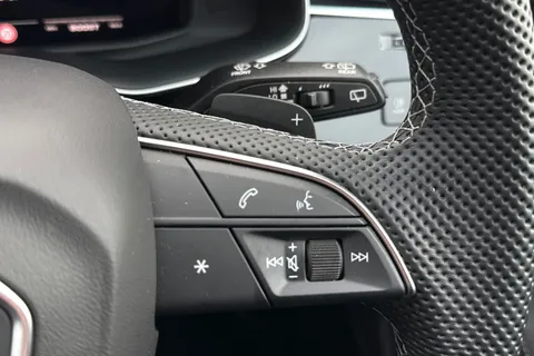 BU75ZCO Audi SQ8 SUV  Black Edition TFSI  507 PS tiptronic Thumbnail #39