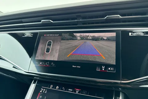 BU75ZCO Audi SQ8 SUV  Black Edition TFSI  507 PS tiptronic Thumbnail #44