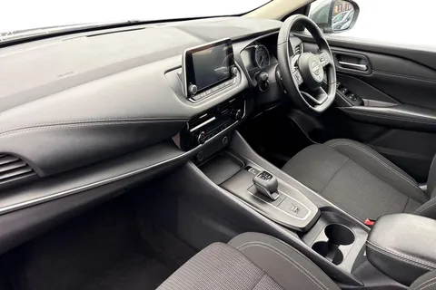 DP73NJK Nissan Qashqai 1.3 DIG-T MHEV Acenta Premium XTRON Euro 6 (s/s) 5dr Thumbnail #10